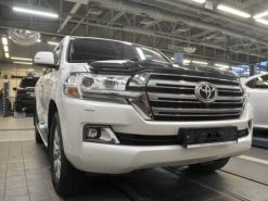 Toyota Land Cruiser 200 (2015-2021) Комплект с лебедкой Comeup Seal Slim 12.5RS